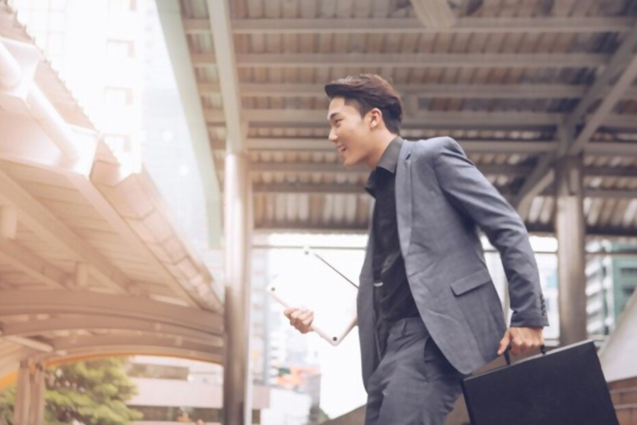 Template CV Fresh Graduate Yang Bikin Lolos ATS (2025)