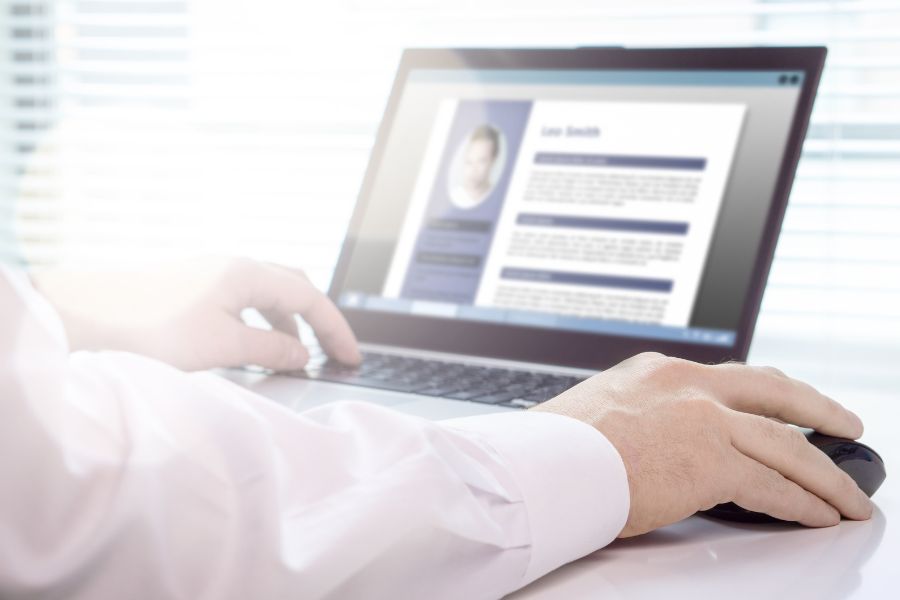 Cara membuat CV profesional